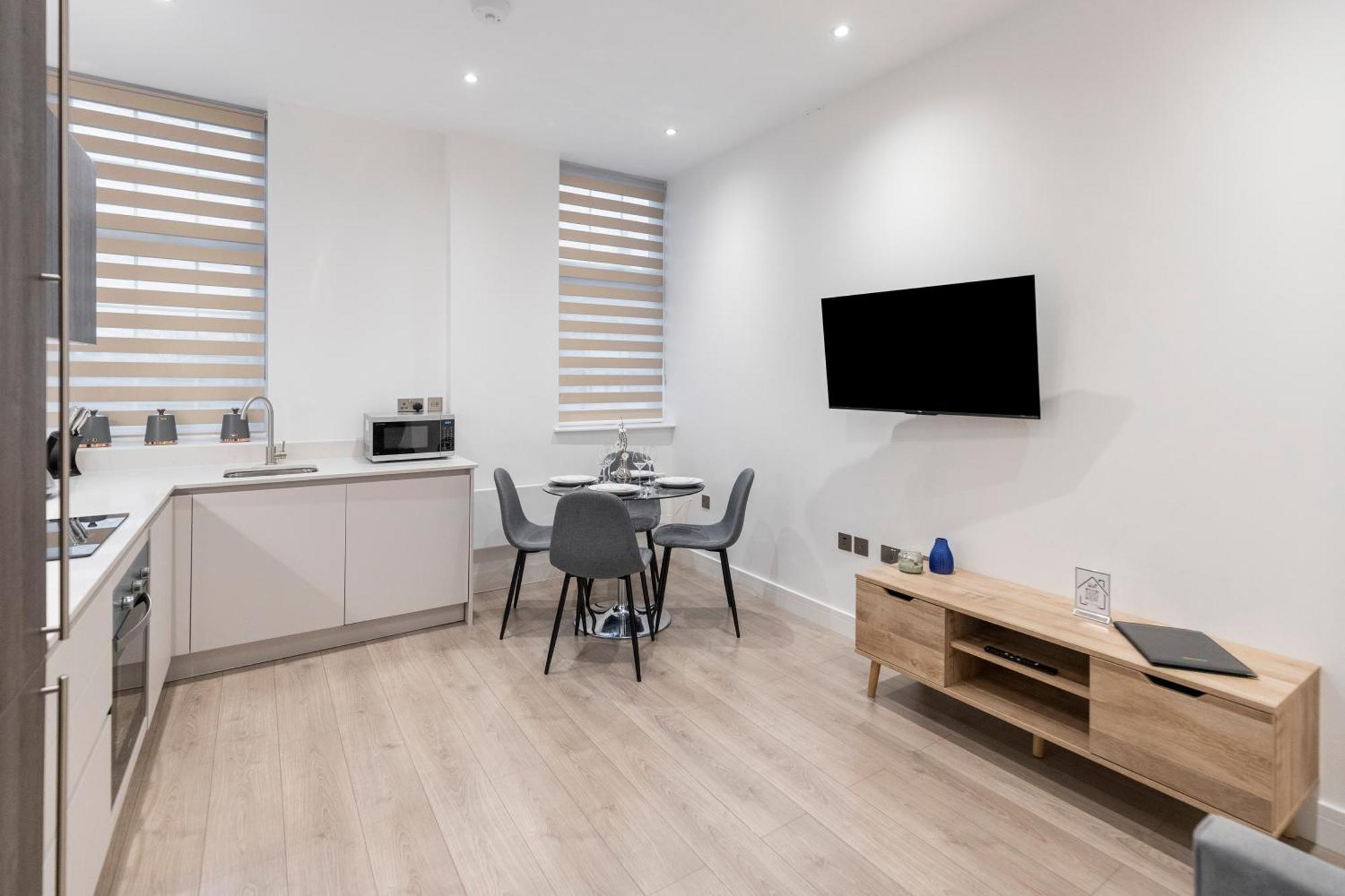 Welcoming And Spacious Apartment- Excellent Location London Eksteriør billede