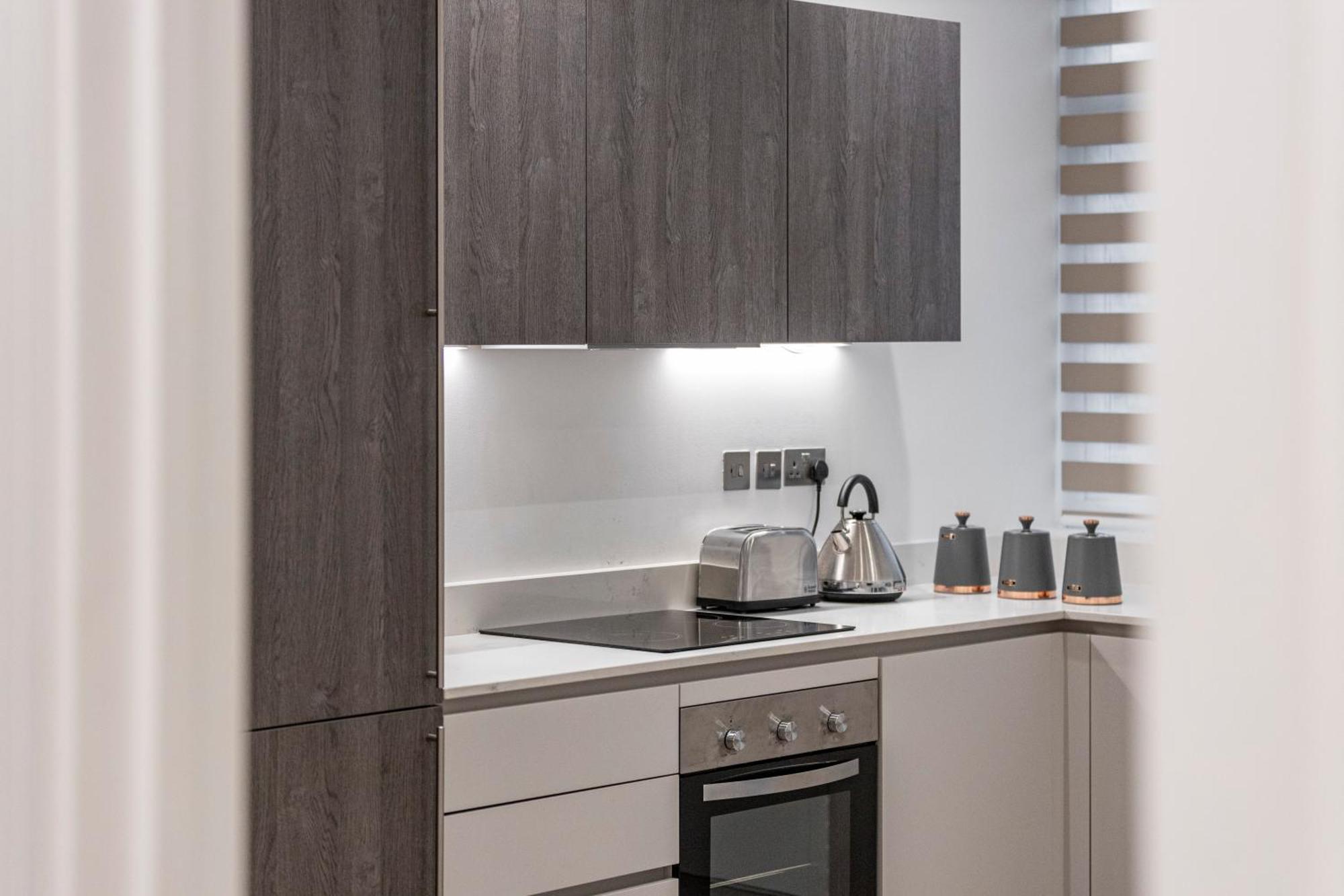 Welcoming And Spacious Apartment- Excellent Location London Eksteriør billede